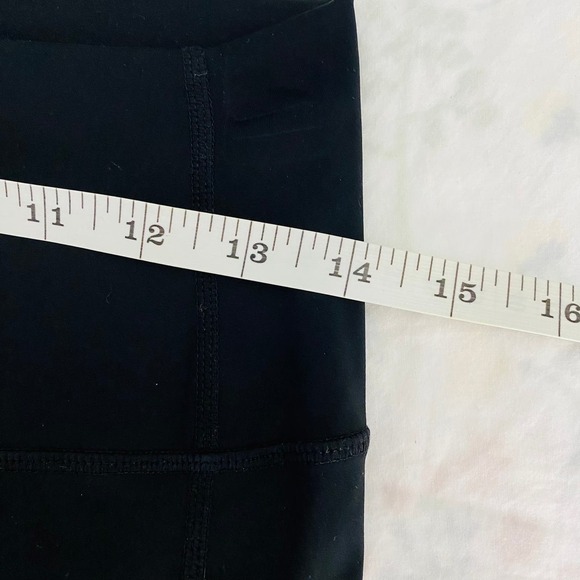 Zyia Active Black Cheetah Print High Rise Crop Womens Light n Tight Leggings 12 - Picture 2 of 7